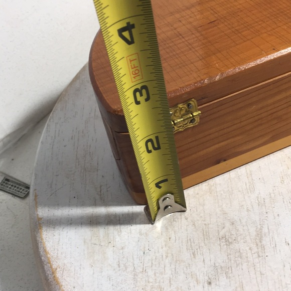 Vintage cedar wood what-not box - Picture 6 of 10